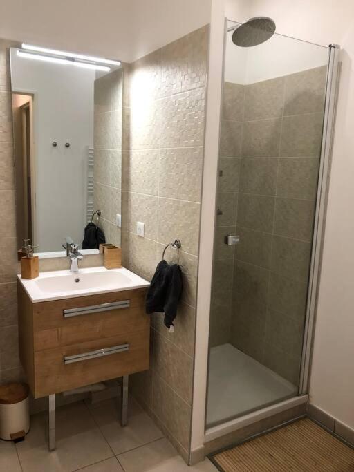 Brand New 1 Bedroom Flat With Parking- 5 Min Paris Pte De Versailles Apartment Issy-les-Moulineaux